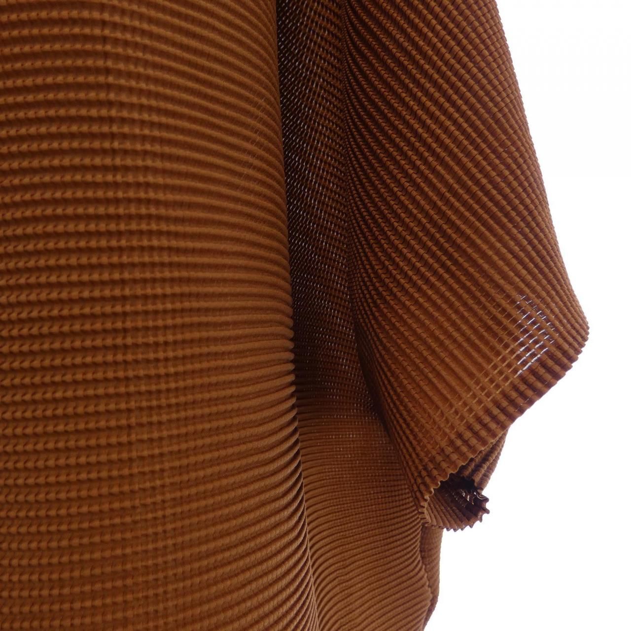 ISSEY MIYAKE