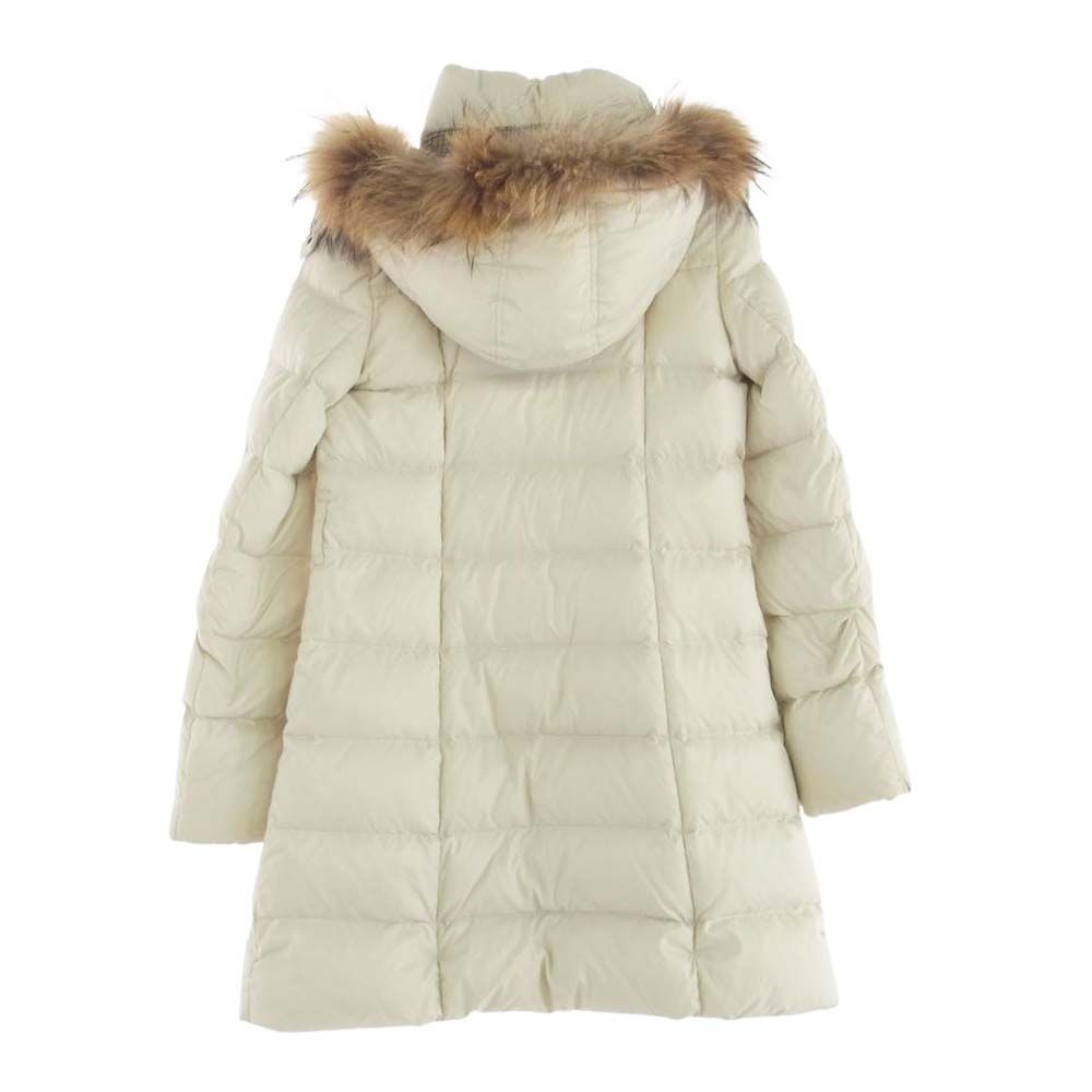 バーバリーブルーレーベルダウンコートオフホワイト