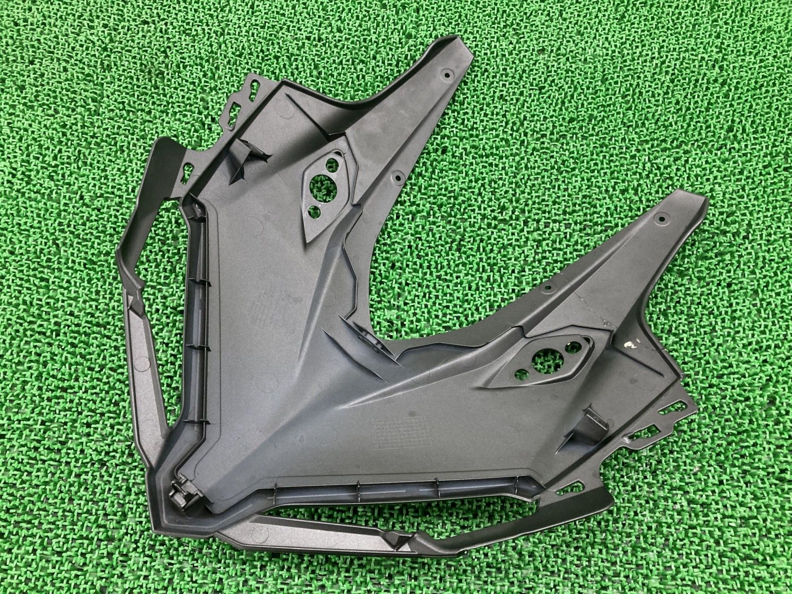 CBR250RR アッパーカウル 左 ガンM K64 ホンダ 純正 バイク 部品 MC51 フロントカウル ライトカウル 修復素材に 品薄 【中古】 51 CBR250RR アッパーカウル 左 ガンM K64 ホンダ 純正 バイク 部品 MC51