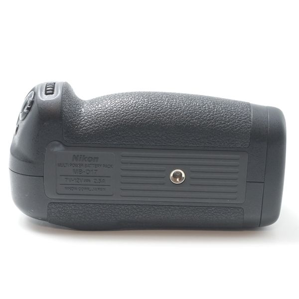 Nikon MB-D17