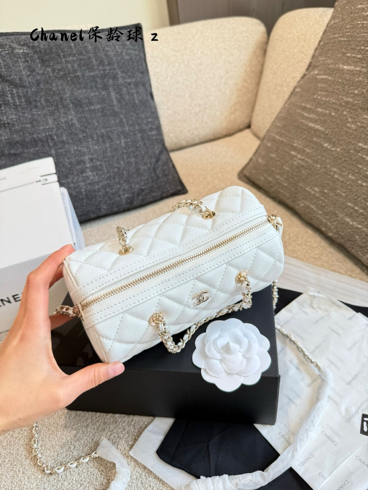 洗練ホワイト♡【 CHANEL 】ラージ ボーリング バッグ 新作 ラージ ボーリング バッグ、グレインド シャイニー カーフスキン