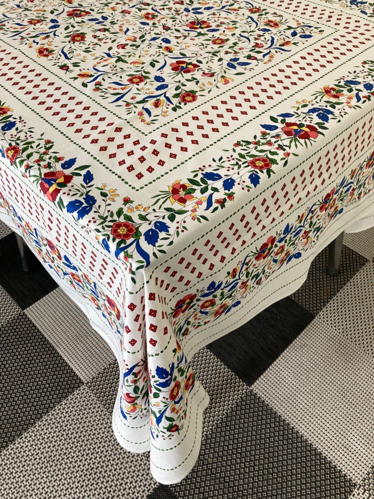 テーブルクロス160 x 230 コットン赤花柄 南仏プロヴァンス直輸入