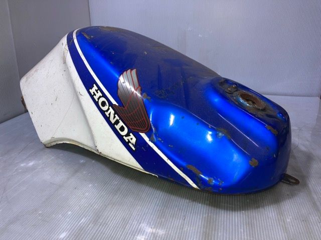 HONDA CBR400F ガソリンタンク ホンダ F タンク 当時物 CBR エフ (C-24-0730-1)