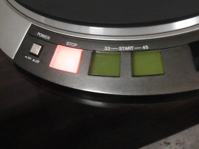 レコードプレーヤー ターンテーブル