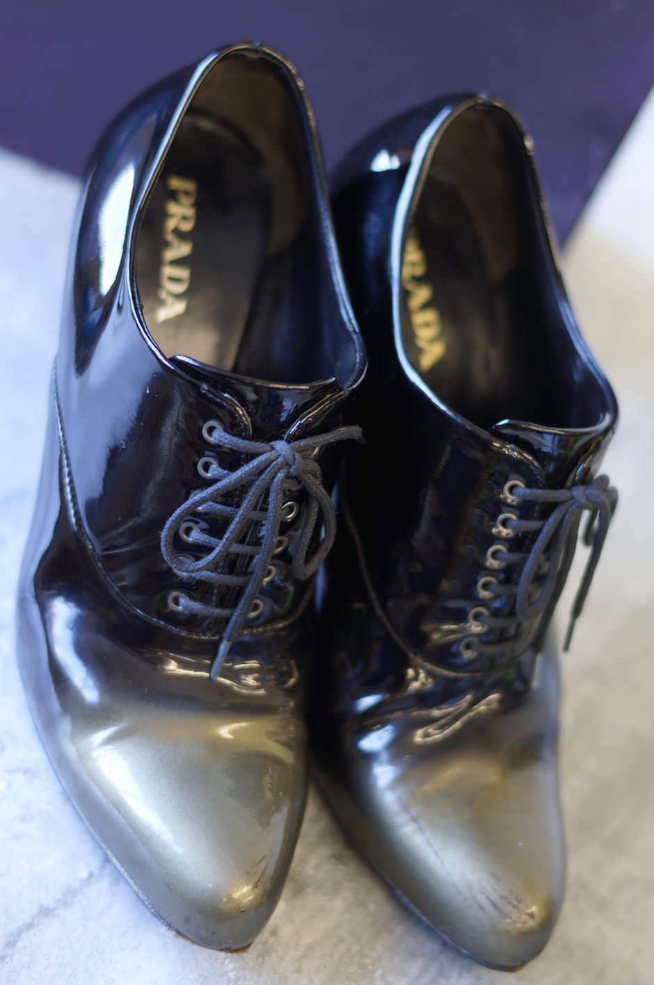 PRADA 黒 レザー オックスフォード靴　ベロアリボン 箱付き PRADA 黒 レザー オックスフォード靴 ベロアリボン 箱付き