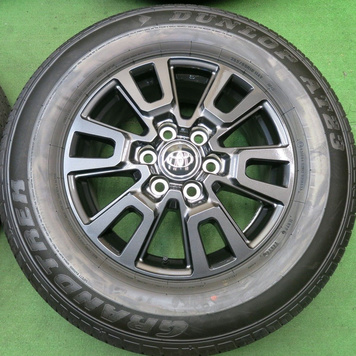 新車外し！24年☆トヨタ ランクル 250 VX 純正 265/65R18 ダンロップ 