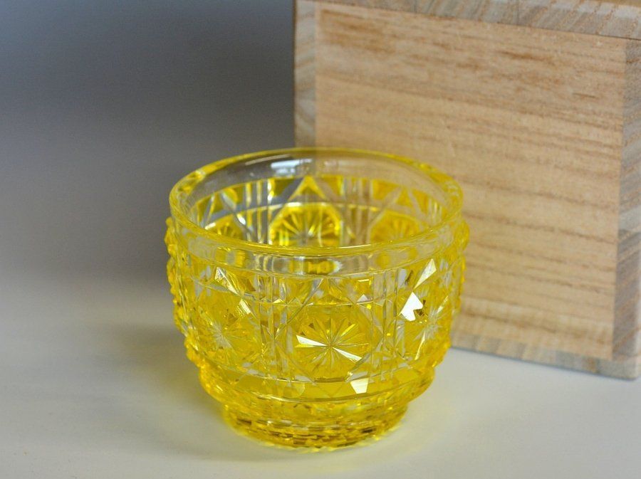 蔵A2441c 薩摩切子 被せガラス 猪口 島津 薩摩ガラス工芸 共箱