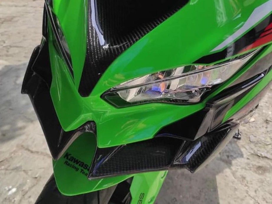 KB ZX-25R ZX-4R フロントウイングレット 受注製造