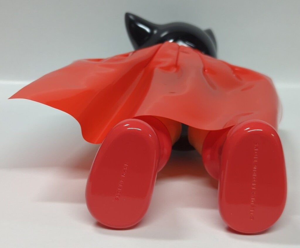 シークレットベース　マントアトム RESmildiv ver 鉄腕アトム 明日まで抽選】鉄腕アトムのブーツがマントが“ポーターカラー”に