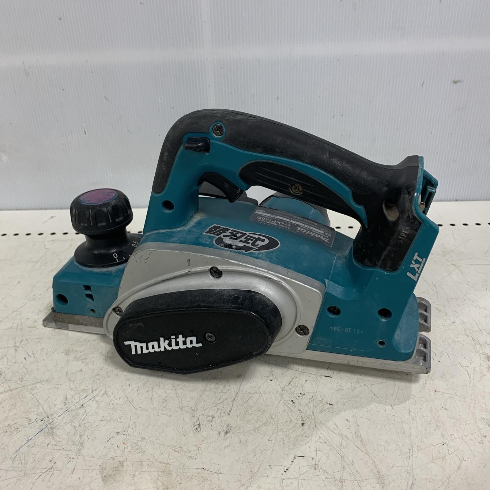 ♭♭MAKITA マキタ 82mm 充電式カンナ 本体のみ 2011年製 KP140D ブルー