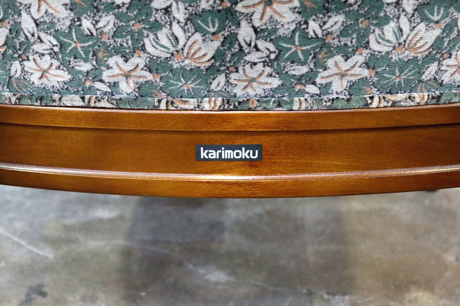 コロニアル アームチェア