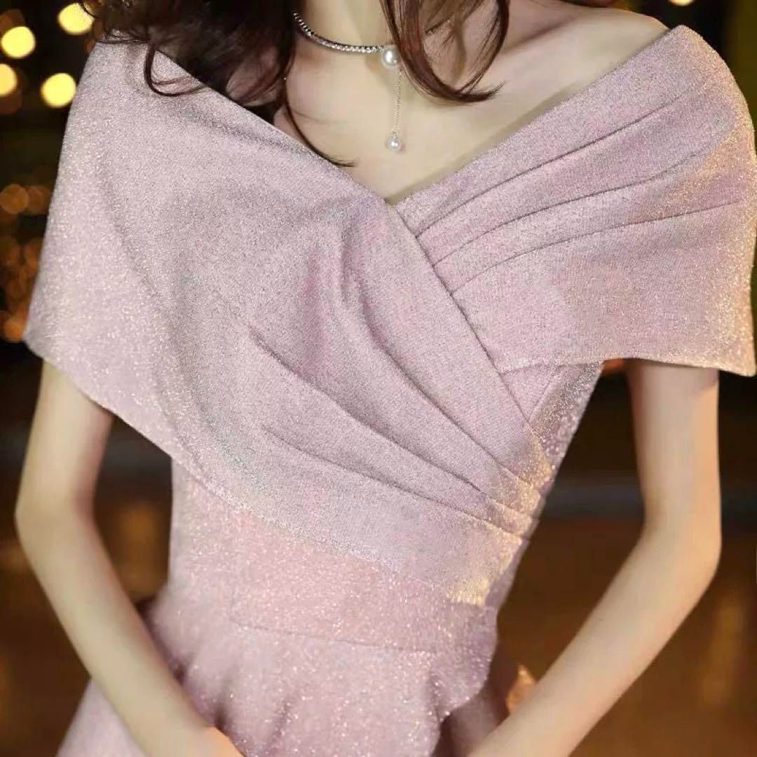 シンプルオシャレな袖有りバックファスナーのイブニングドレス シンプルオシャレな袖有りバックファスナーのイブニングドレス