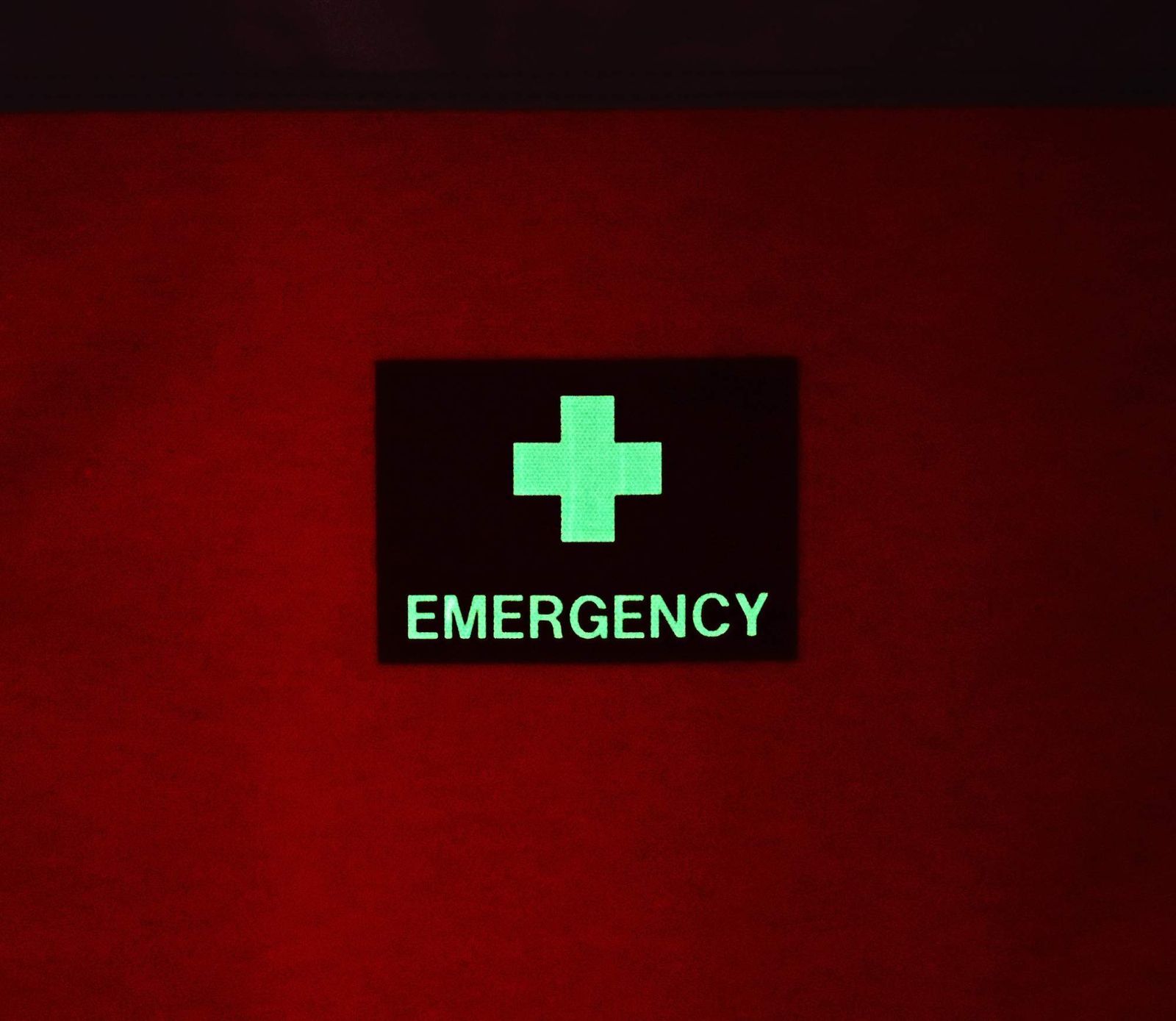  車載防災リュック 車載時ズレ防止 撥水加工 反射材 蓄光ロゴ その他 避難生活用品