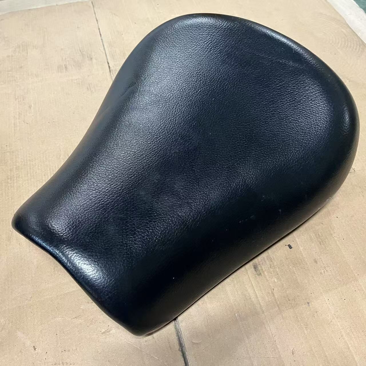 ☆中古・3営業日以内発送☆ST250E 純正シート タンデムシート