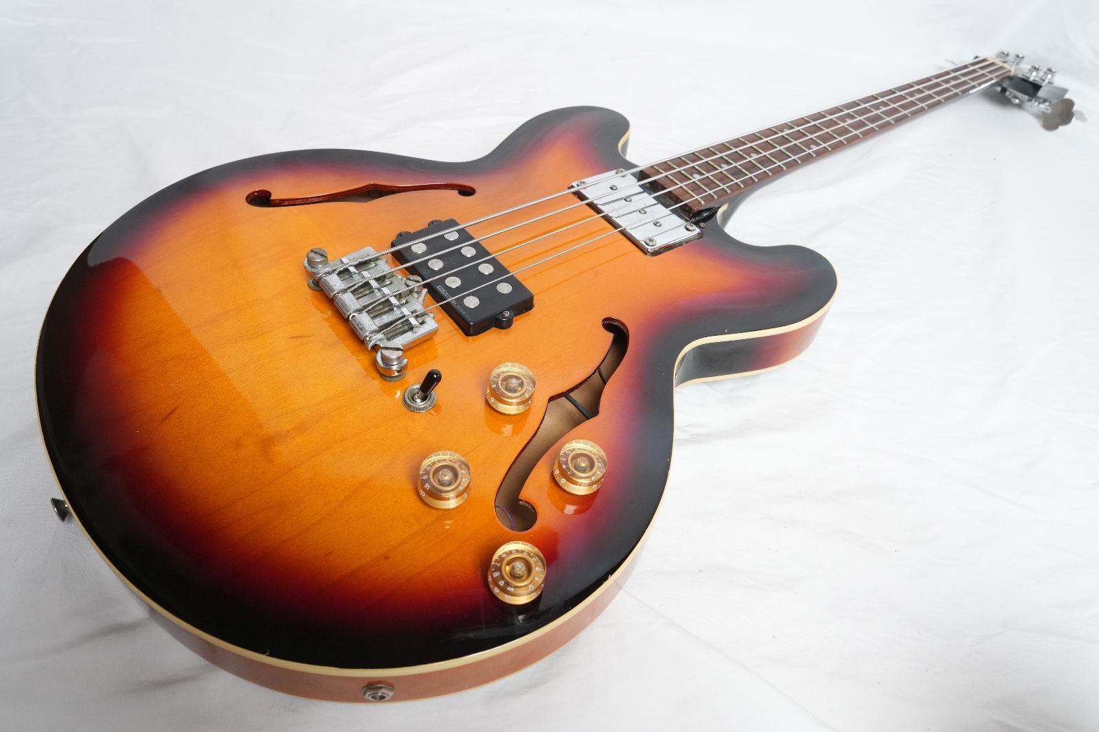 ☆Epiphone by Gibson☆RIVOLI BASS VC (改) セミアコベース