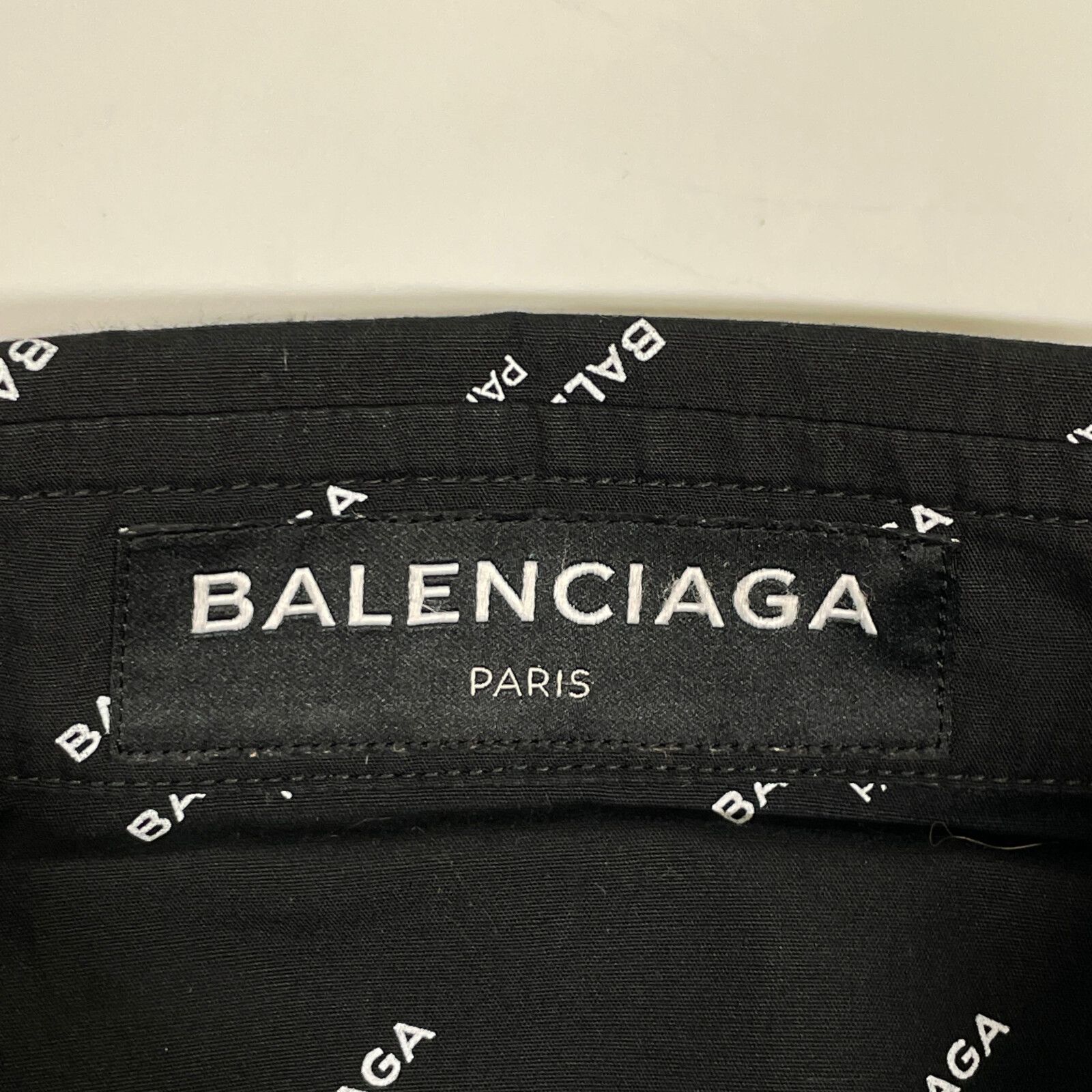 バレンシアガオールオーバーロゴ国内正規品