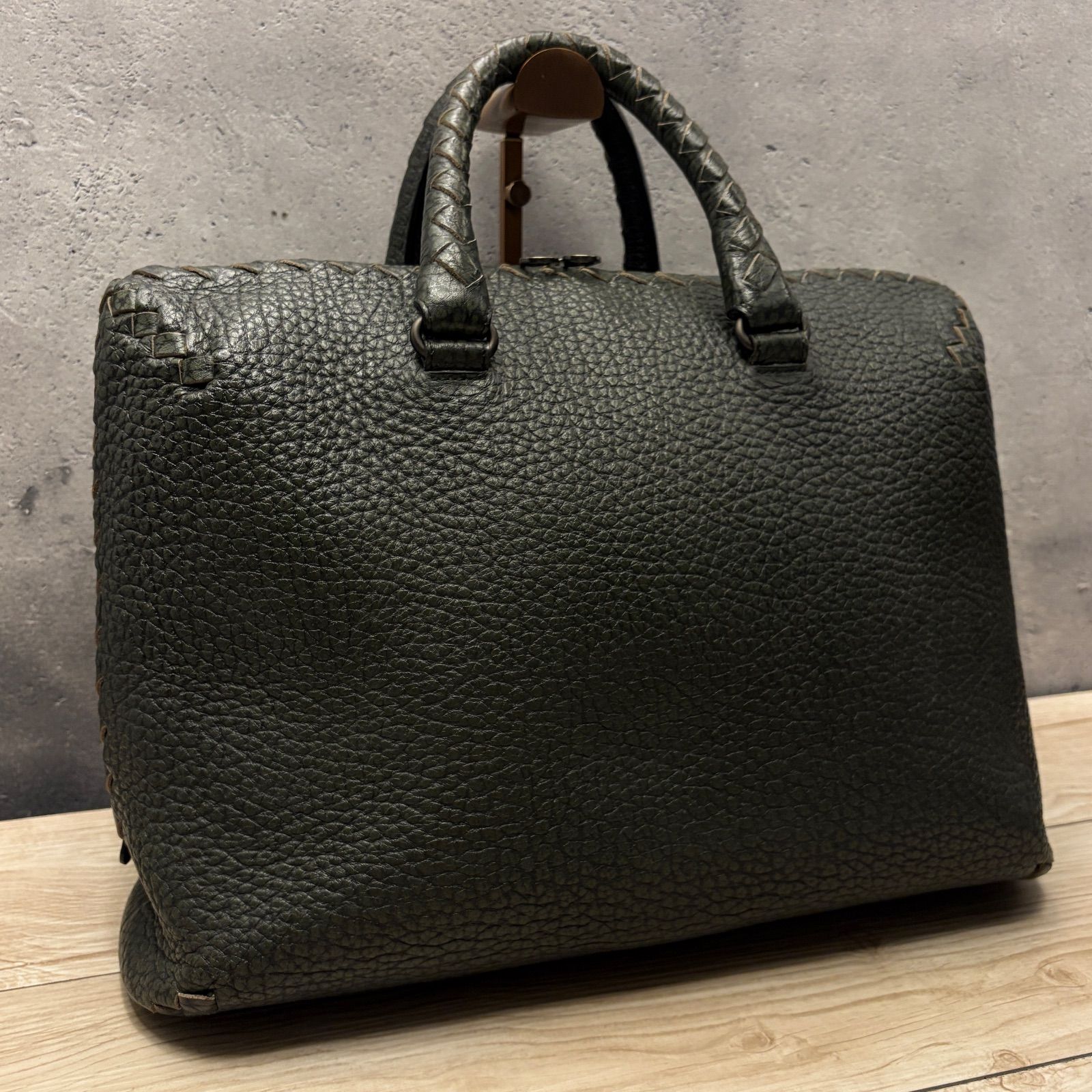 ✨BOTTEGA VENETA ダークグリーン レザーバッグ✨ 198 - メルカリ