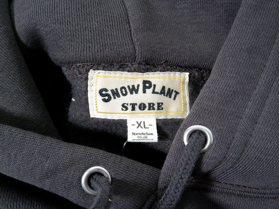 north no nameノースノーネームsnow plant WEIRDO north no nameノースノーネームsnow plantポスターステッカー