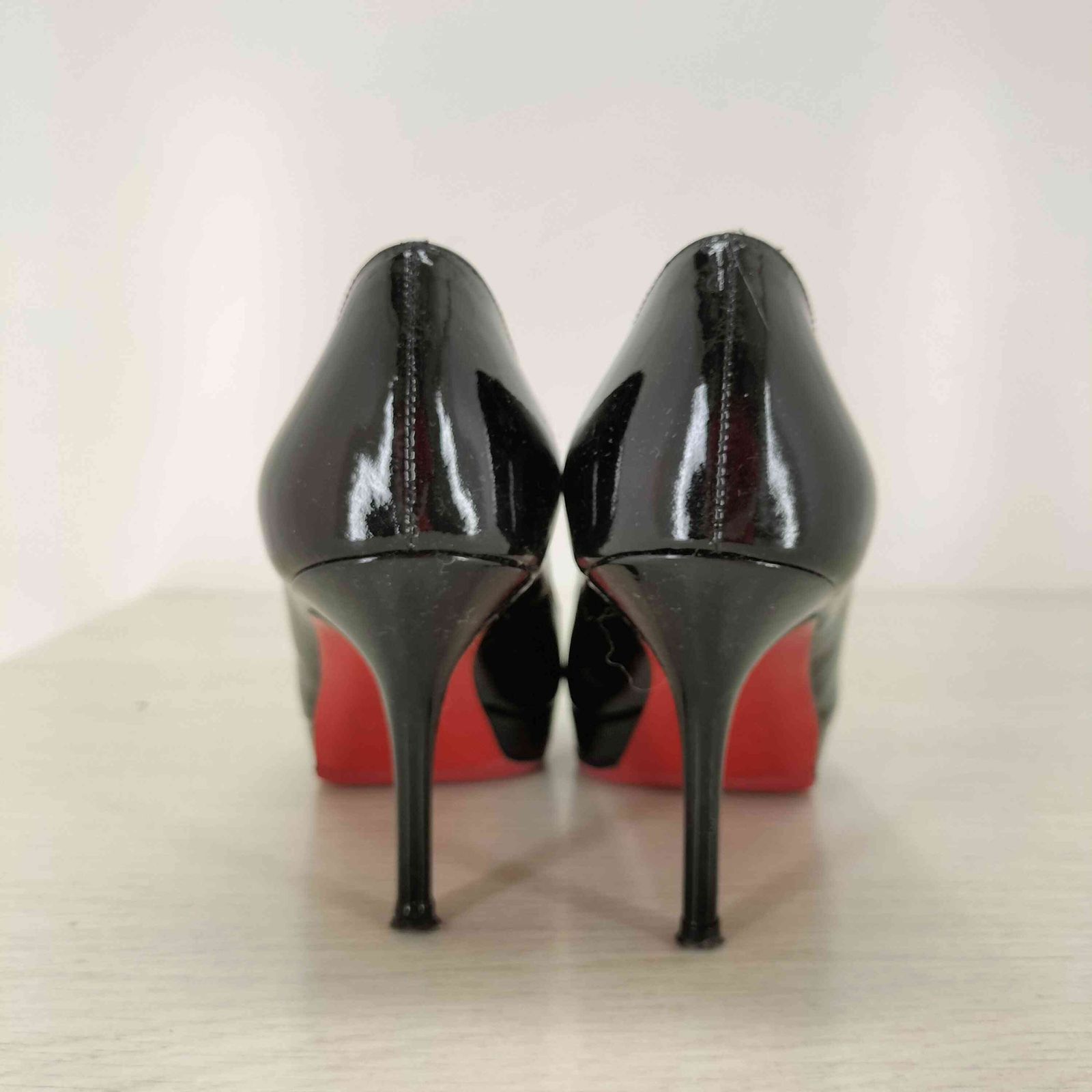 【超美品】クリスチャンルブタンパンプス　エナメル黒・34 中古・古着通販】Christian Louboutin (クリスチャン・ルブタン
