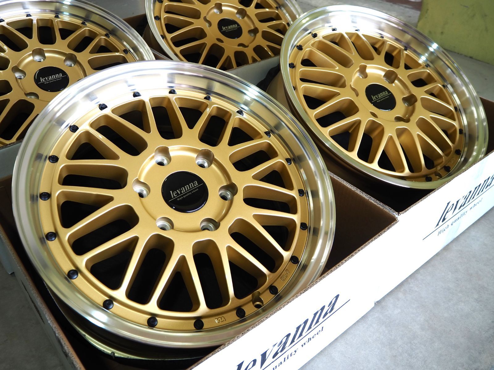 スタッドレス 深リムメッシュ 18インチ ハイエース HB 225/45R18 