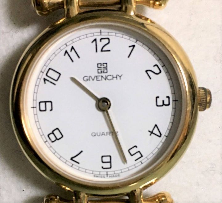 ☆稼動品☆GIVENCHY ジバンシィ☆Qz☆レディース腕時計☆スイス製 