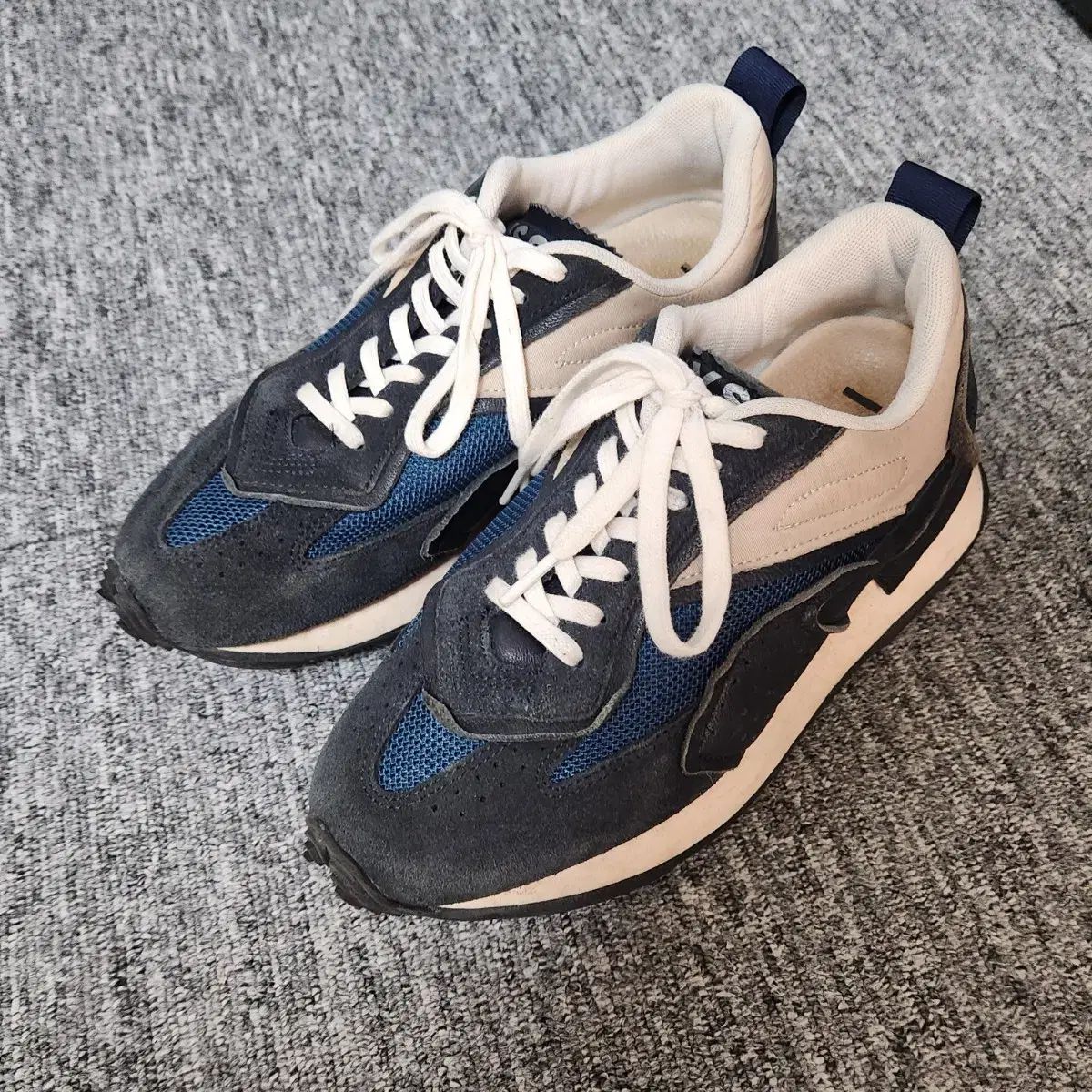 iyso (アイソ) 天王星 パシフィックブルー 250 靴