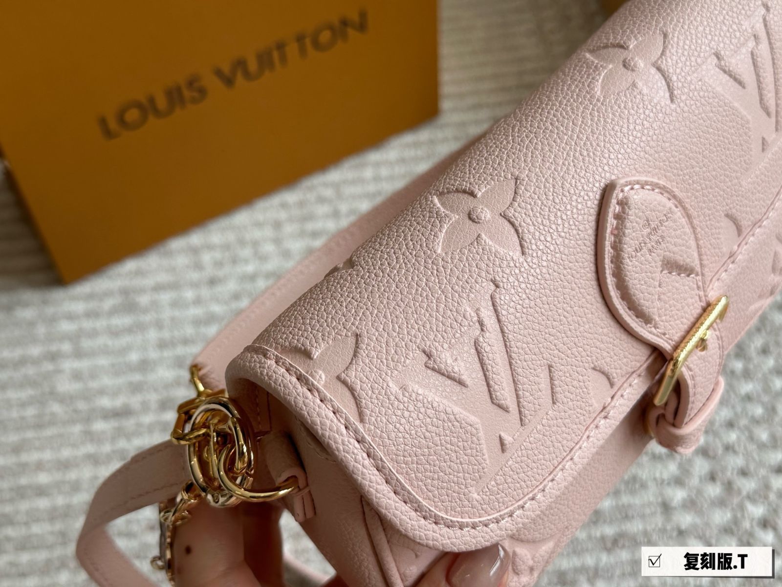 Vuitton Nano