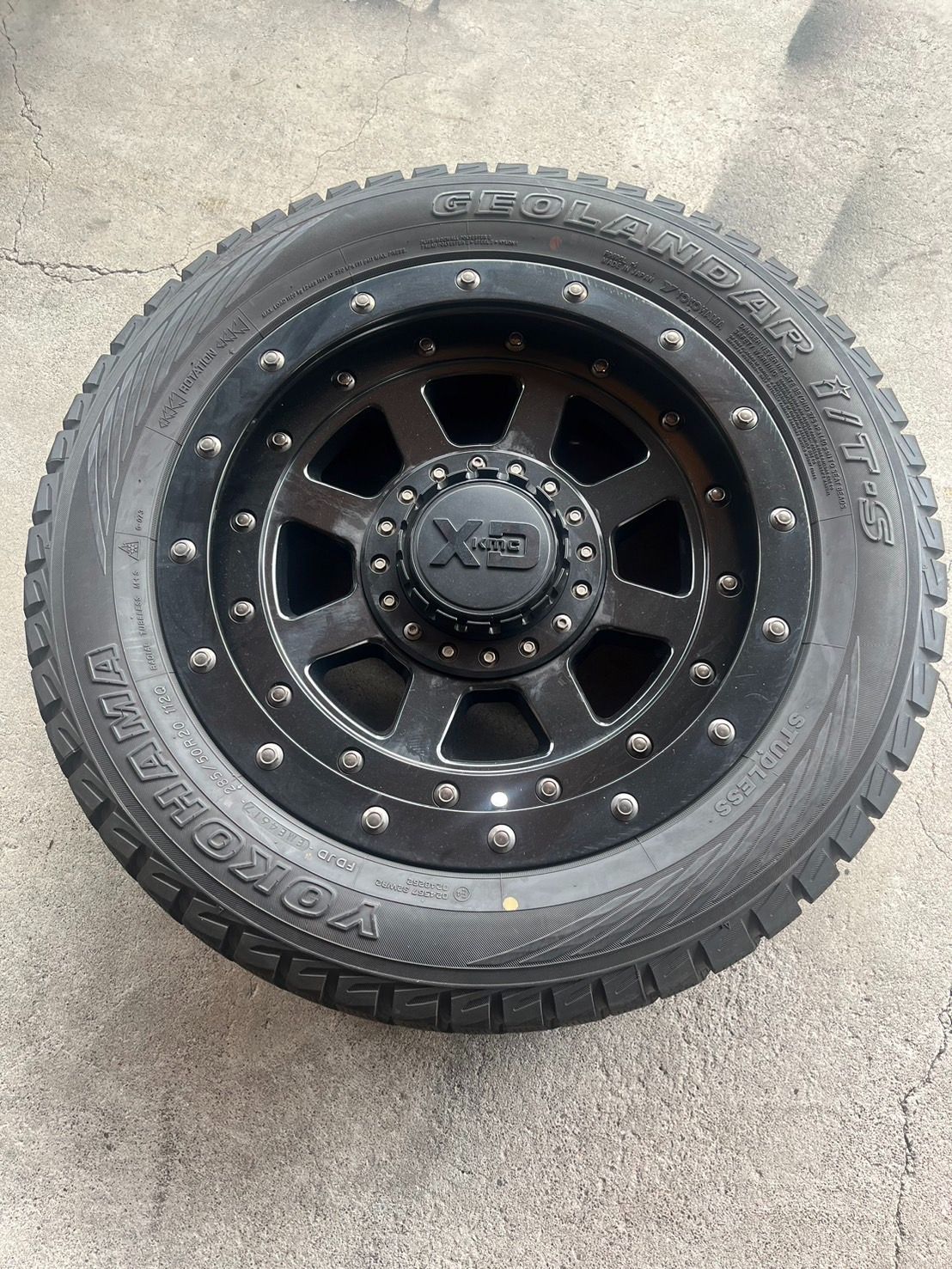 スタッドレスタイヤ4本セット YOKOHAMA GEOLANDER i T･s 285 50R20