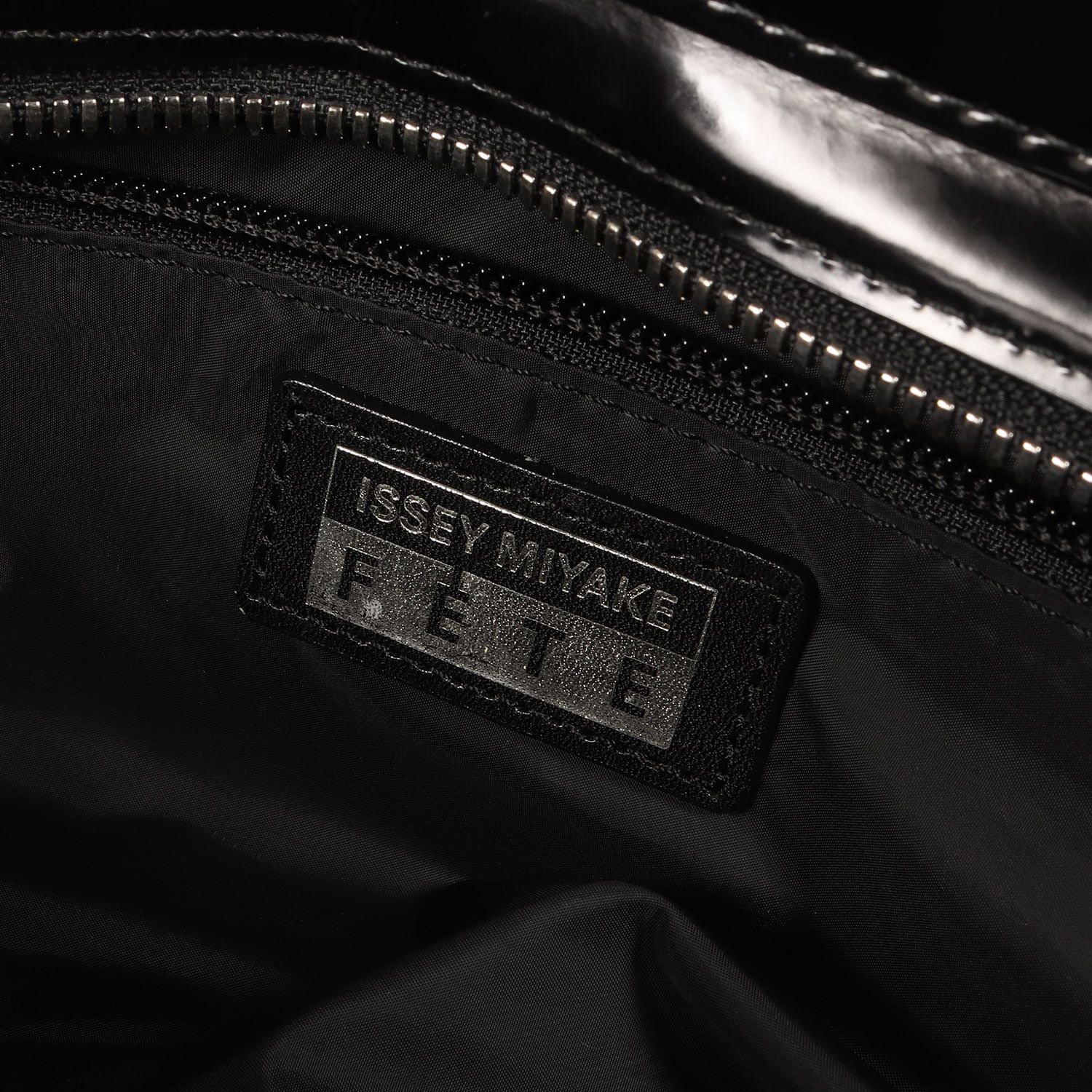 ISSEY MIYAKE イッセイミヤケ バッグ ブラック 黒 | FETE