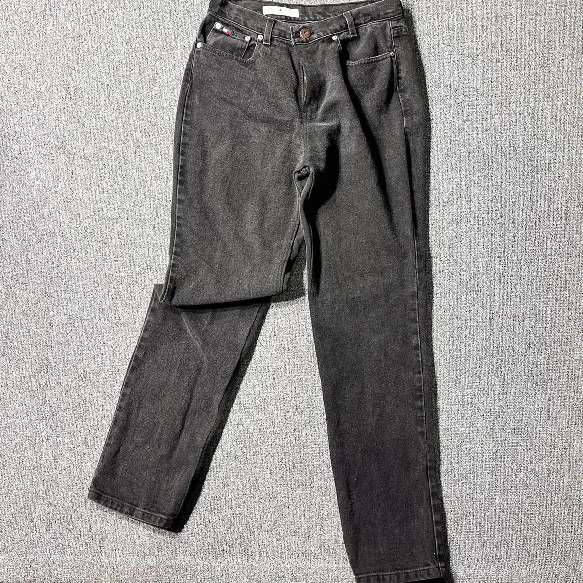 Tommy Hilfiger(トミーヒルフィガー) ブラックデニム パンツ （ 33 ／ OLD ー 6773 ）