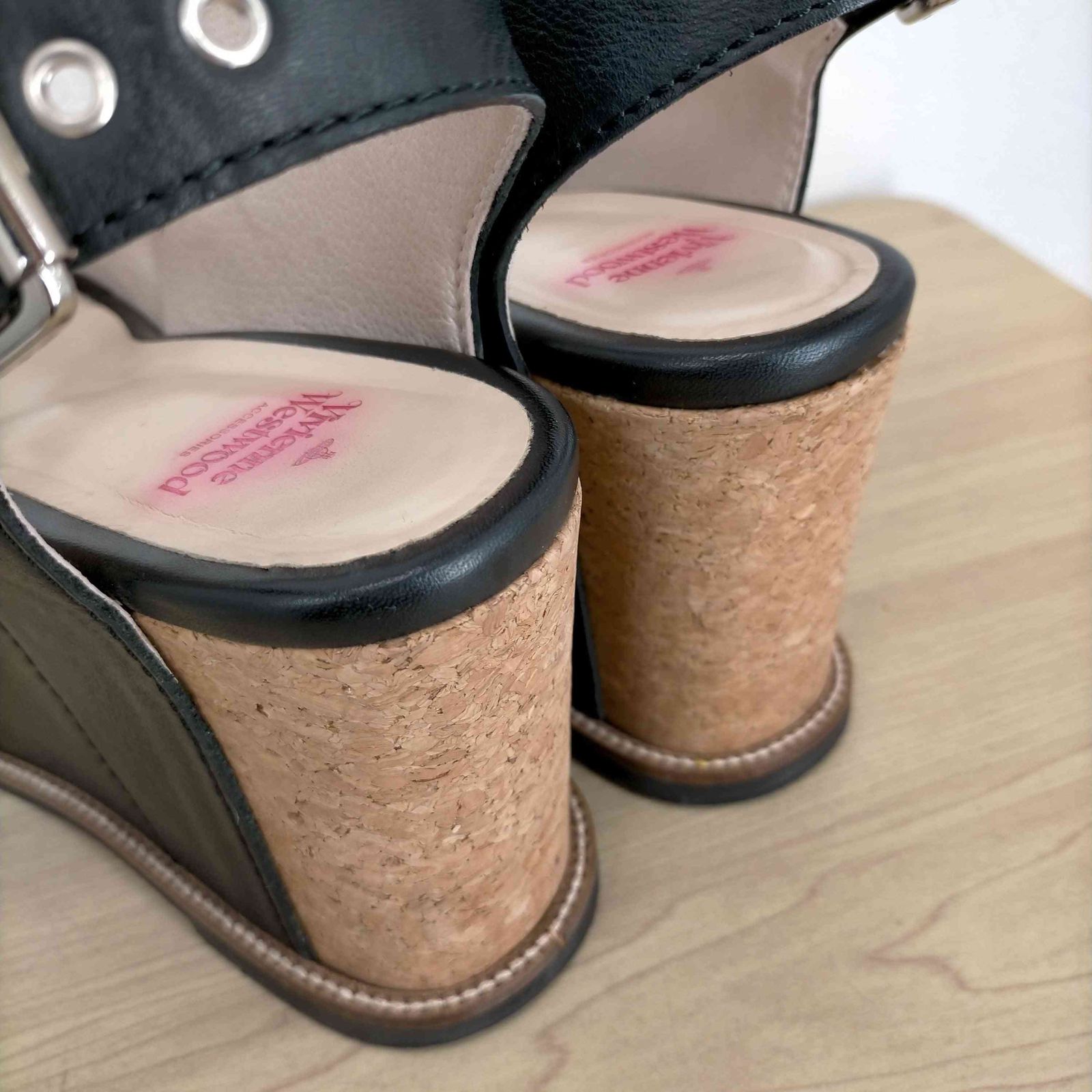 ヴィヴィアンウエストウッドレッドレーベル Vivienne Westwood RED