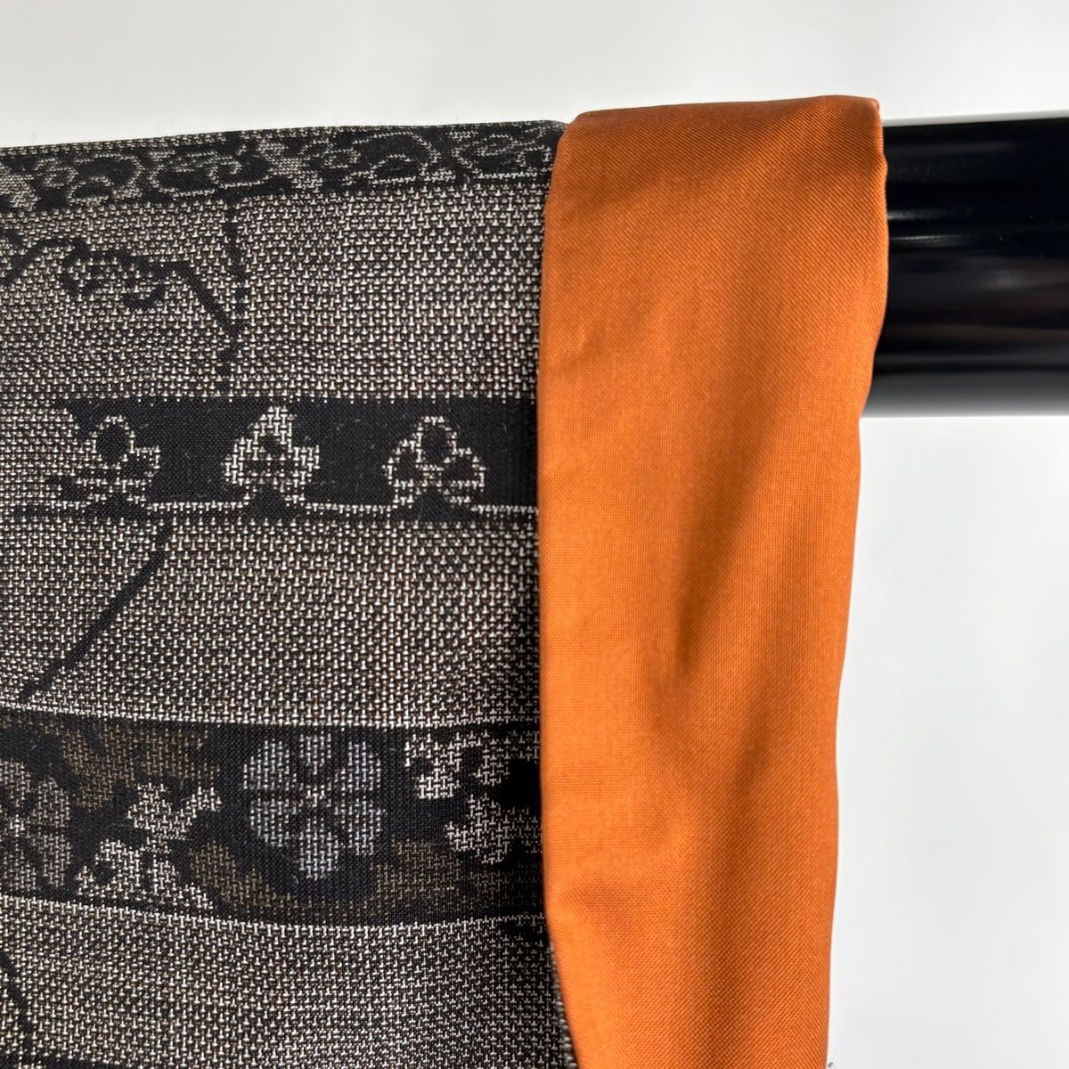 紬身丈160裄丈64cm M 薄物夏紬縞絣薄茶色 正絹 秀品【中古】 紬身丈160裄丈64cm M 薄物夏紬縞絣薄茶色 正絹 秀品【中古