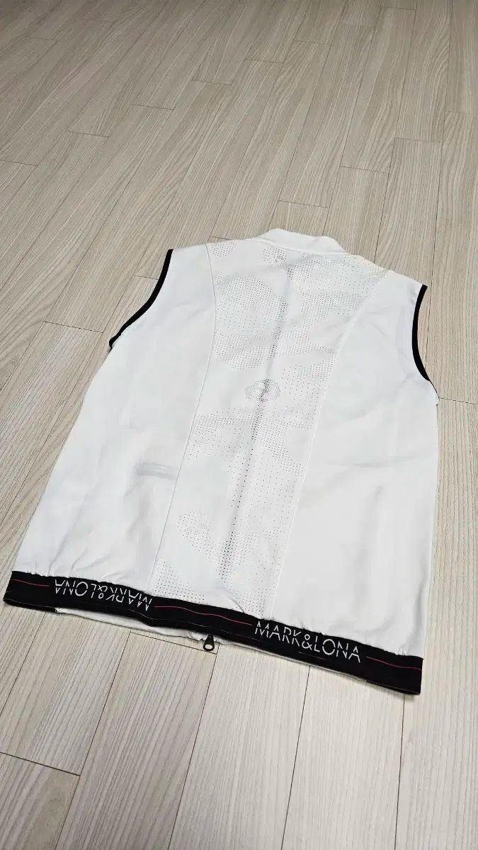 マークアンドロナベスト ✨マークアンドロナ✨ベスト 44ゴルフウェア