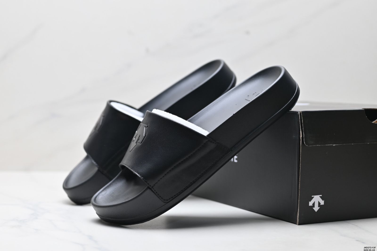 滑りにくいスリッパ