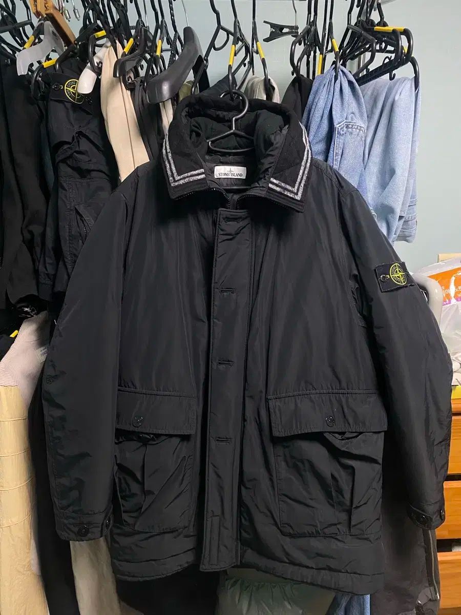 【雷市場（ポンジャン）商品韓国直送】 STONE ISLAND(ストーンアイランド) MicroLabs ダウンジャケット xl