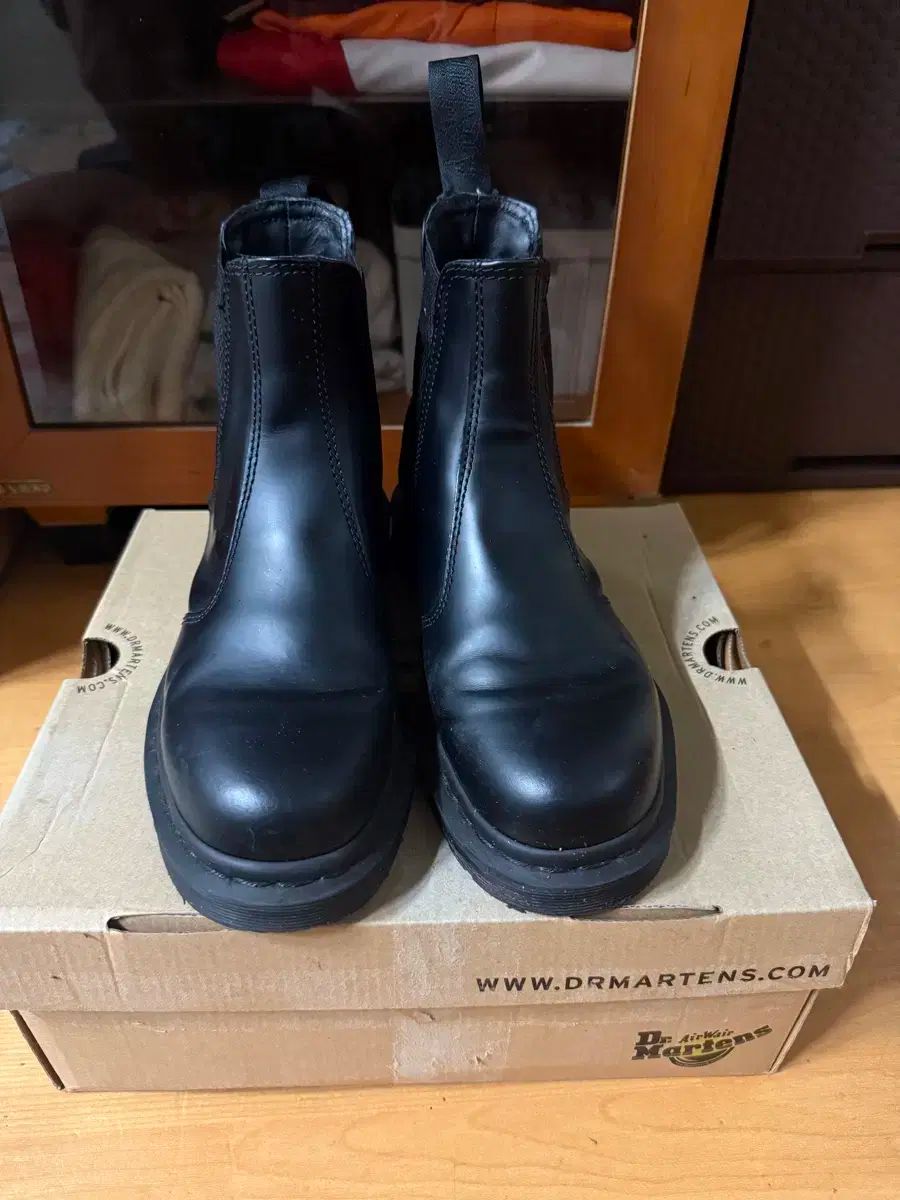 DR. MARTENS ドクターマーチン 2976 チェルシーブーツ モノ