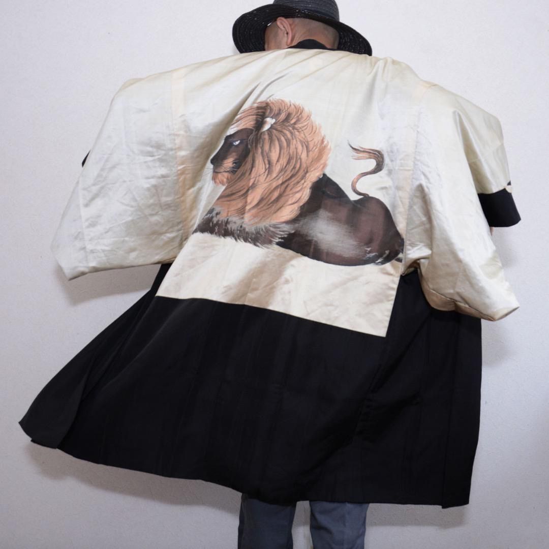 ライオン羽裏 五つ紋 黒羽織 戦前期 ジャパンヴィンテージ アートピース Pre-War Japanese Vintage Black Haori with Lion Lining – Five Crests Rare Art Piece