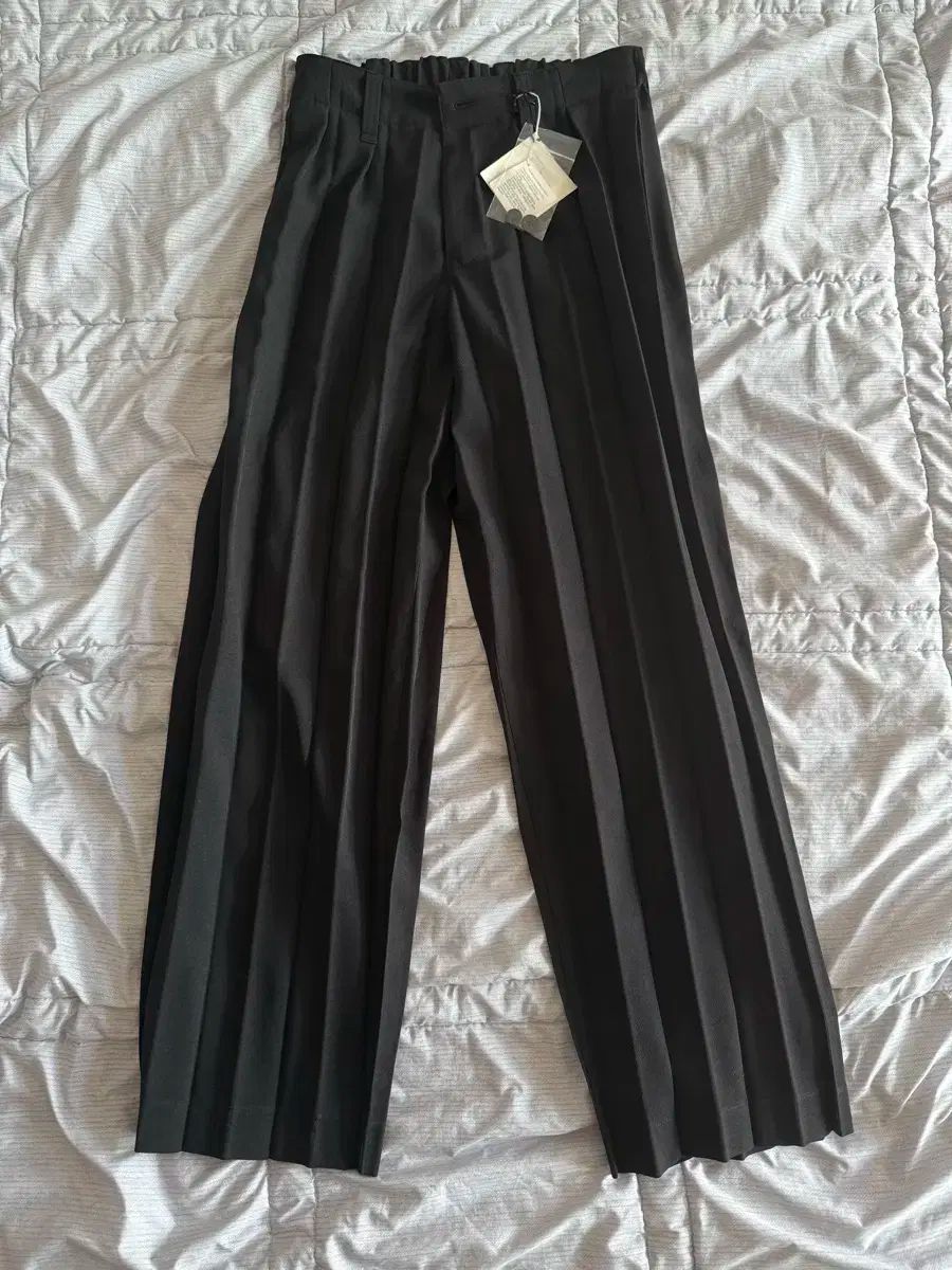 2 HOMME PLISSÉ オムプリッセ 縁 アンサンブル パンツ 黒