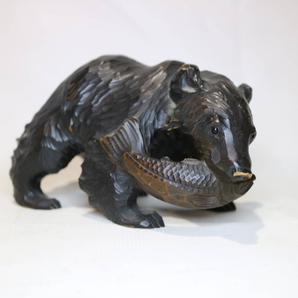 木彫りの熊 目入り 北海道 工芸 民芸 郷土品 熊彫 彫刻 置物 昭和