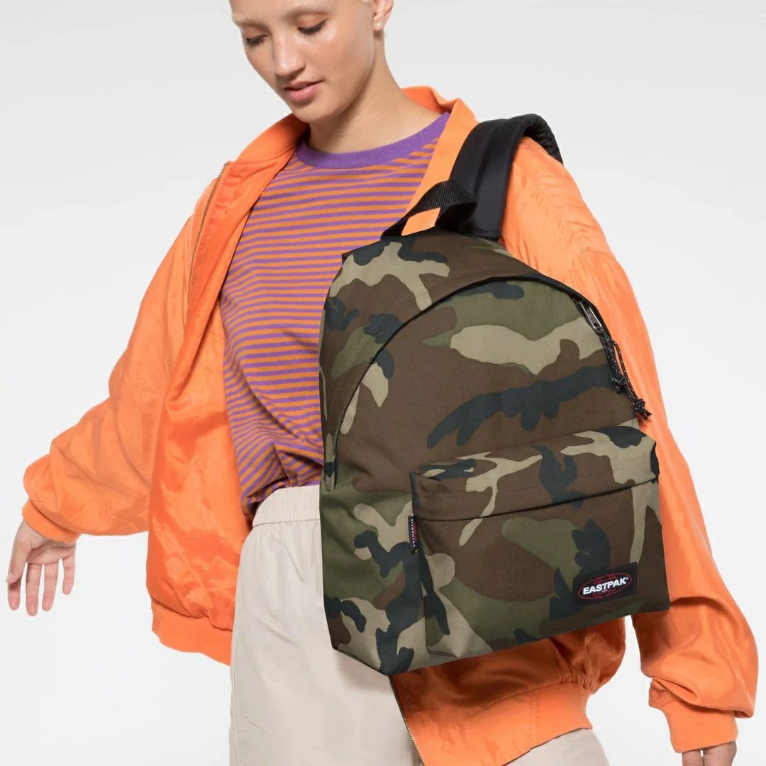 EASTPAK PADDED PAKR イーストパック パデッドパッカー 24L リュック CAMO カモフラージュ 迷彩 ウッドランドカモ  バックパック デイバック レディース メンズ 通学 A4