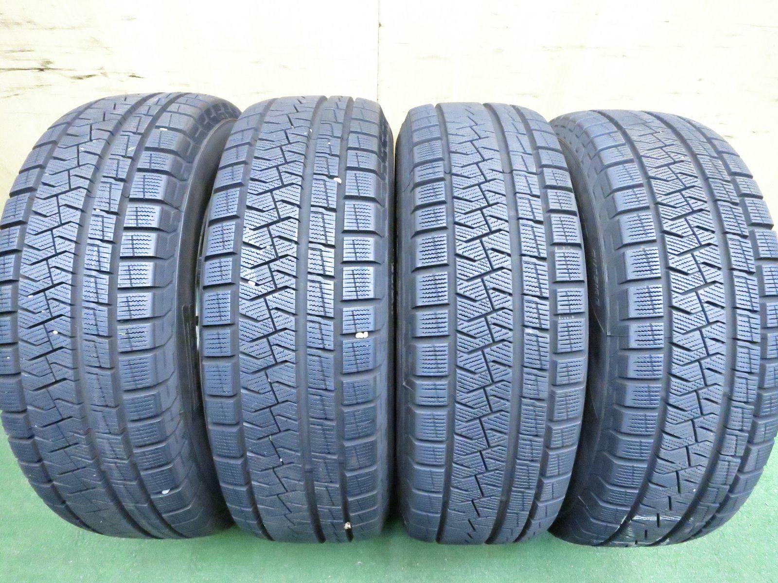 送料無料]バリ溝！21年！綺麗！ほぼ10分☆スタッドレス 195/65R15