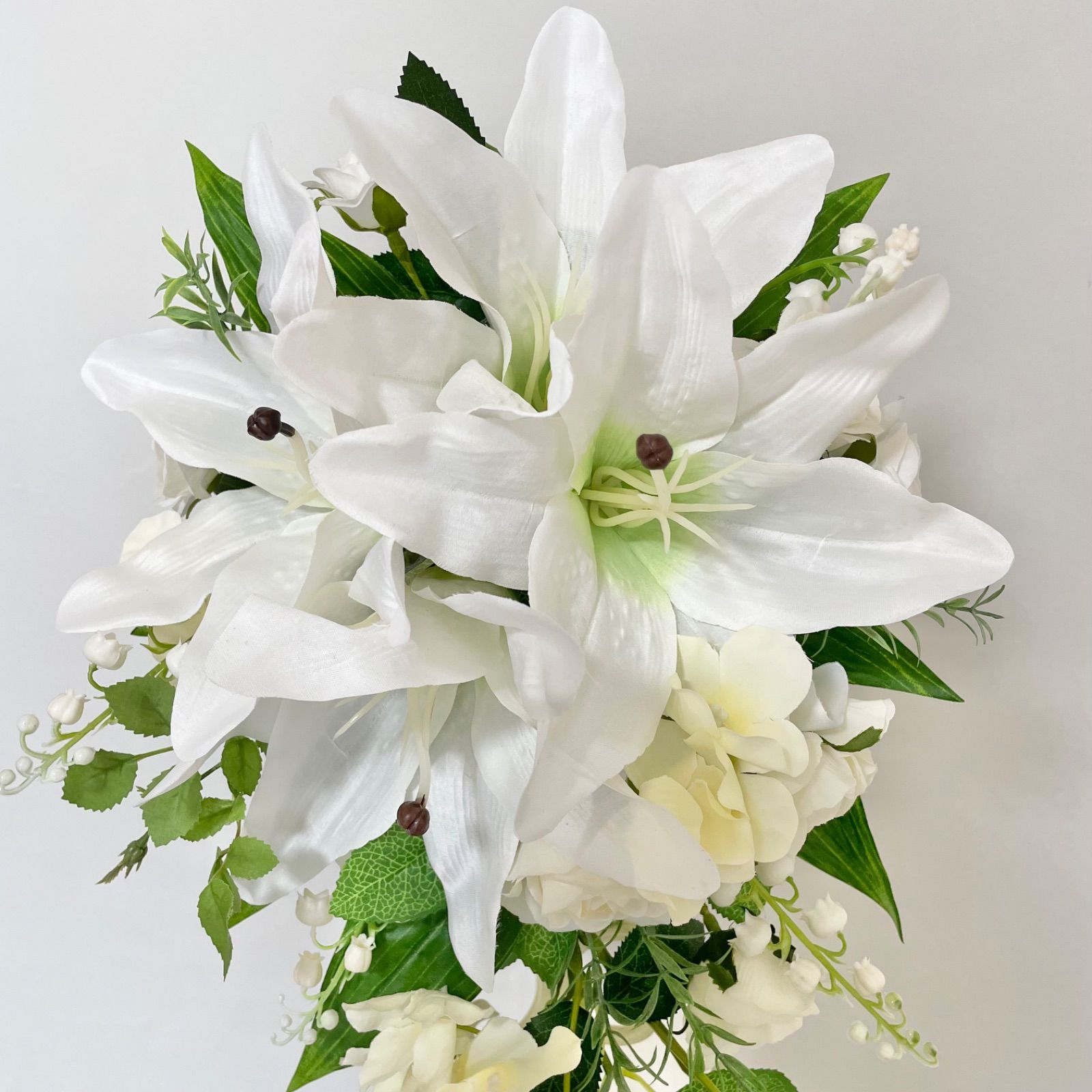 新品 カサブランカのキャスケードブーケ アーティフィシャルフラワー