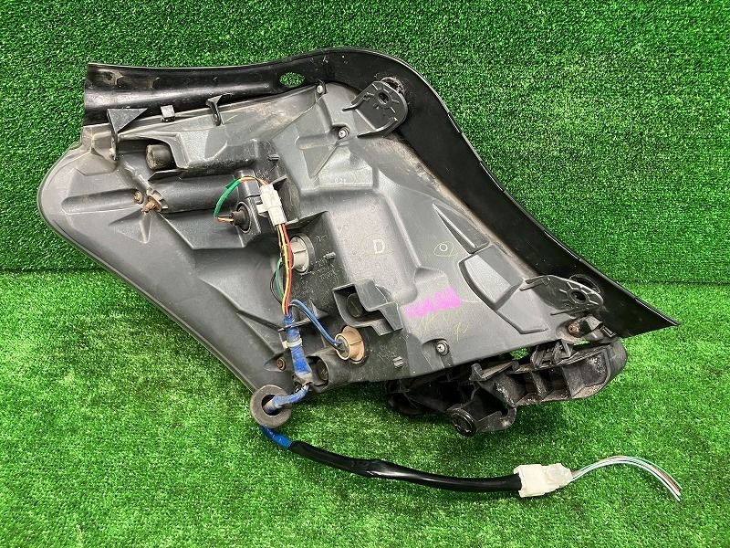 SAI AZK10 右テールランプ・テールライト S コイト 75-13 81550-75020 070