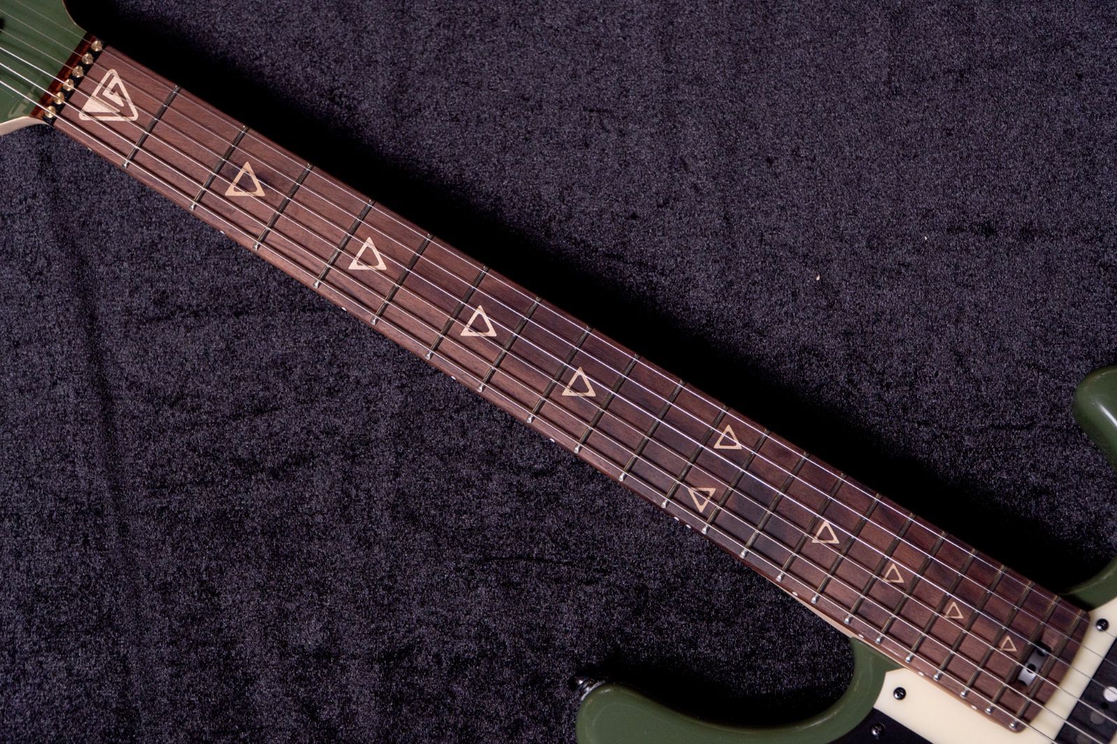 new】Valiant Guitars / Mercury Olive Gloss #M25055 3.14kg【TONIQ 