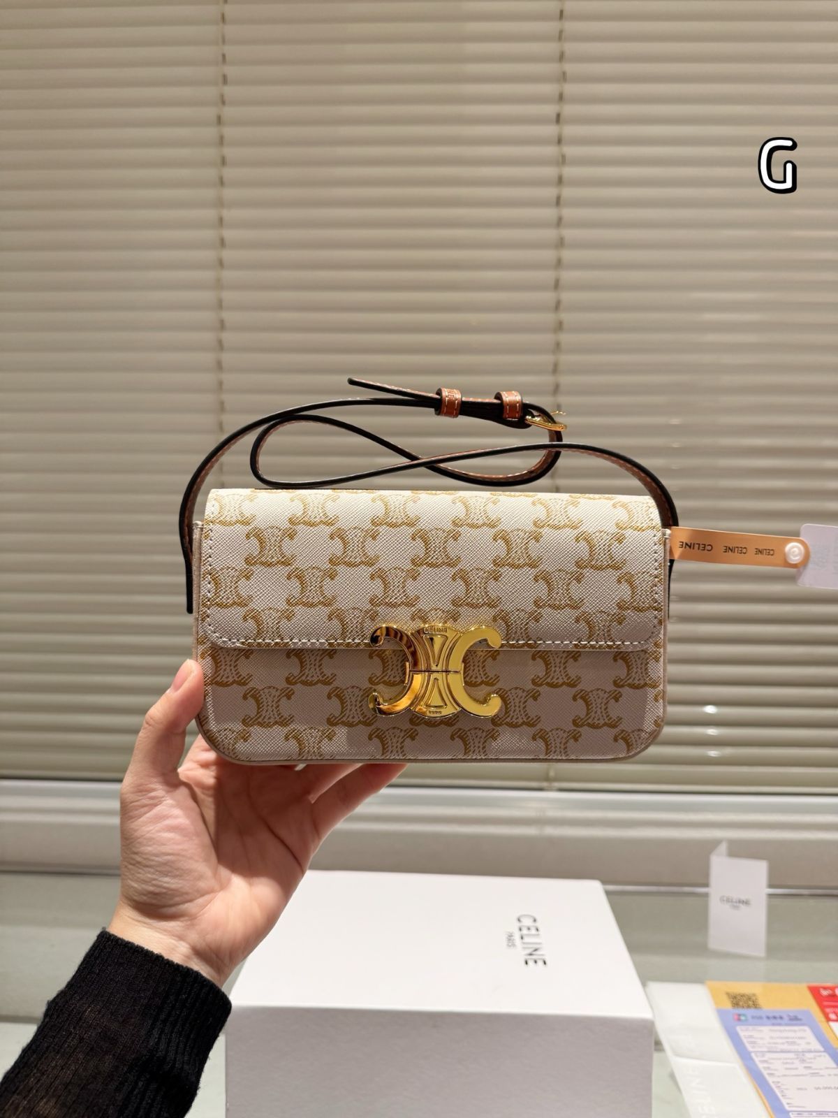CELINE クロックバッグ トリオンフ ショルダーバッグ Celine] トリオンフ ショルダーバッグ - ギフトボックス付き