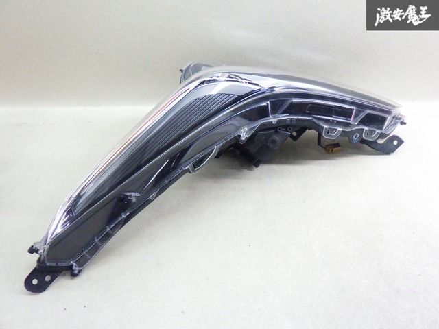 プリウス 左ヘッドライトLED ZVW51 コイト47-104 純正部品 美品