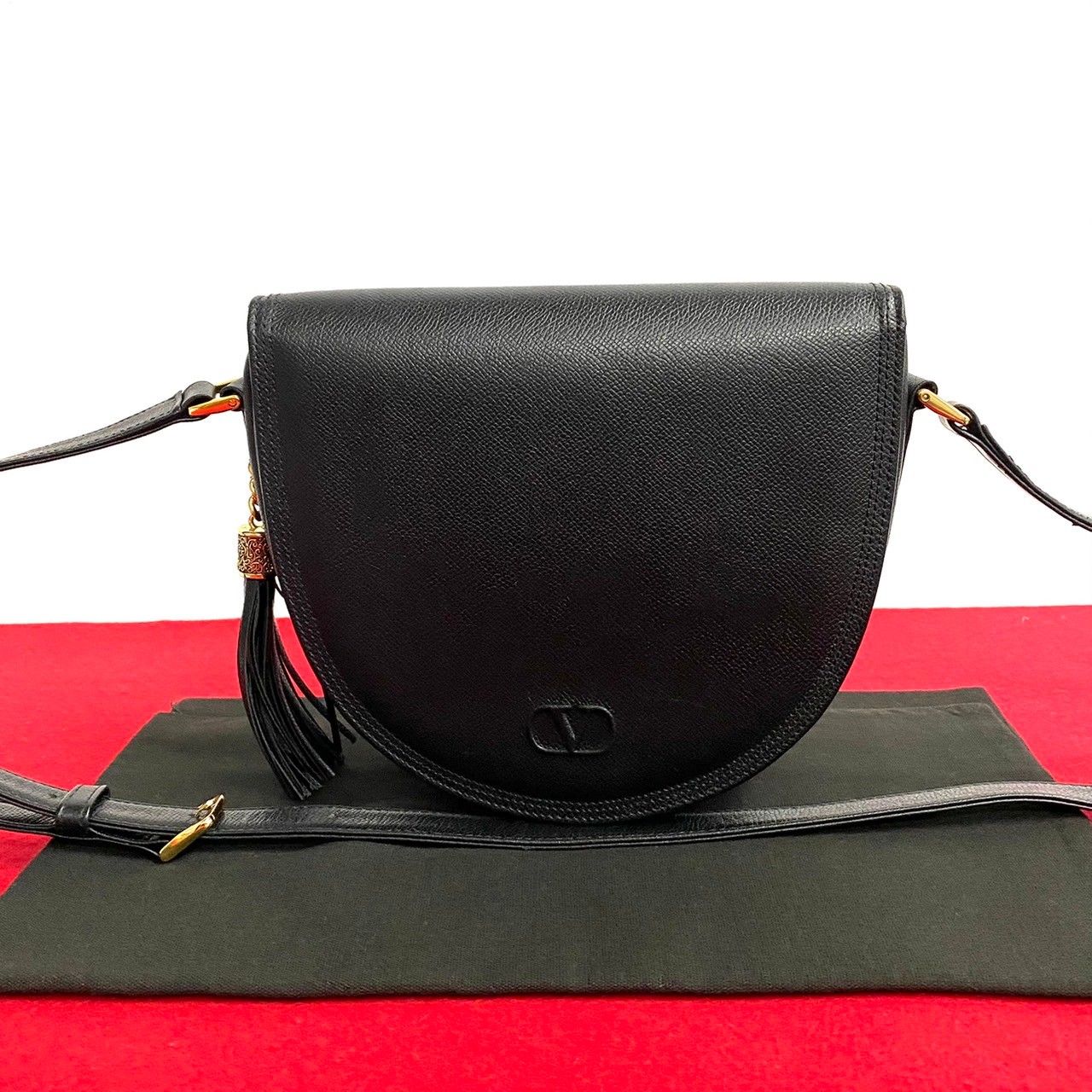 【新品未使用】VALENTINO レザーショルダーバッグ　サコッシュ　男女兼用 新品未使用】VALENTINO レザーショルダーバッグ サコッシュ 男女兼用