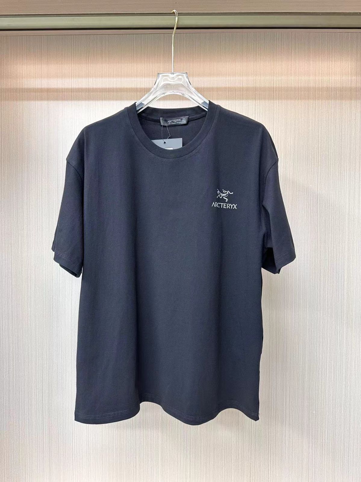 新品 ARC'TERYX アークテリク Tシャツ 半袖 反射ロゴ