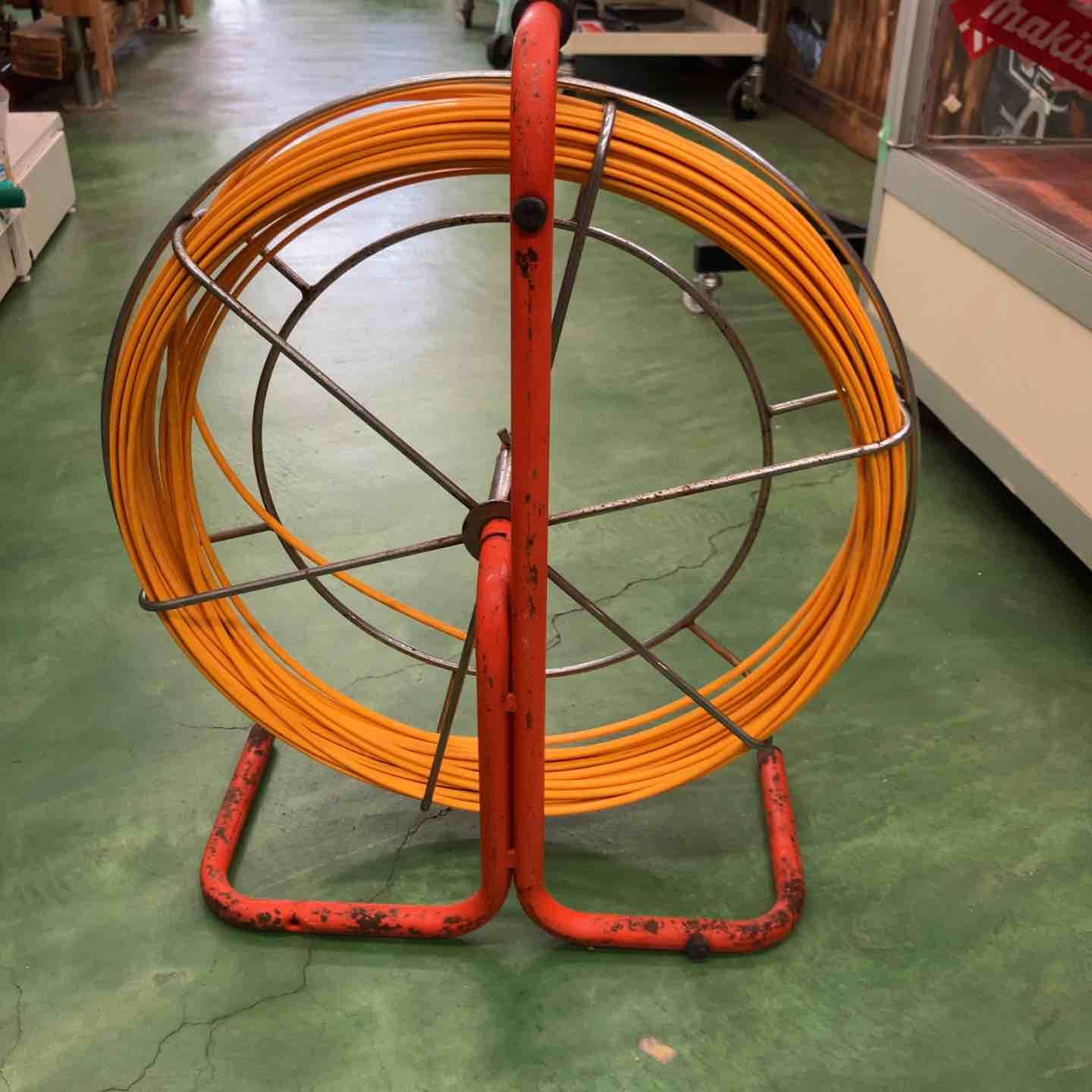 品 ミノル工業 スーパーイエロー 通線ワイヤ リールタイプ E-4101R 約30m 桶川店