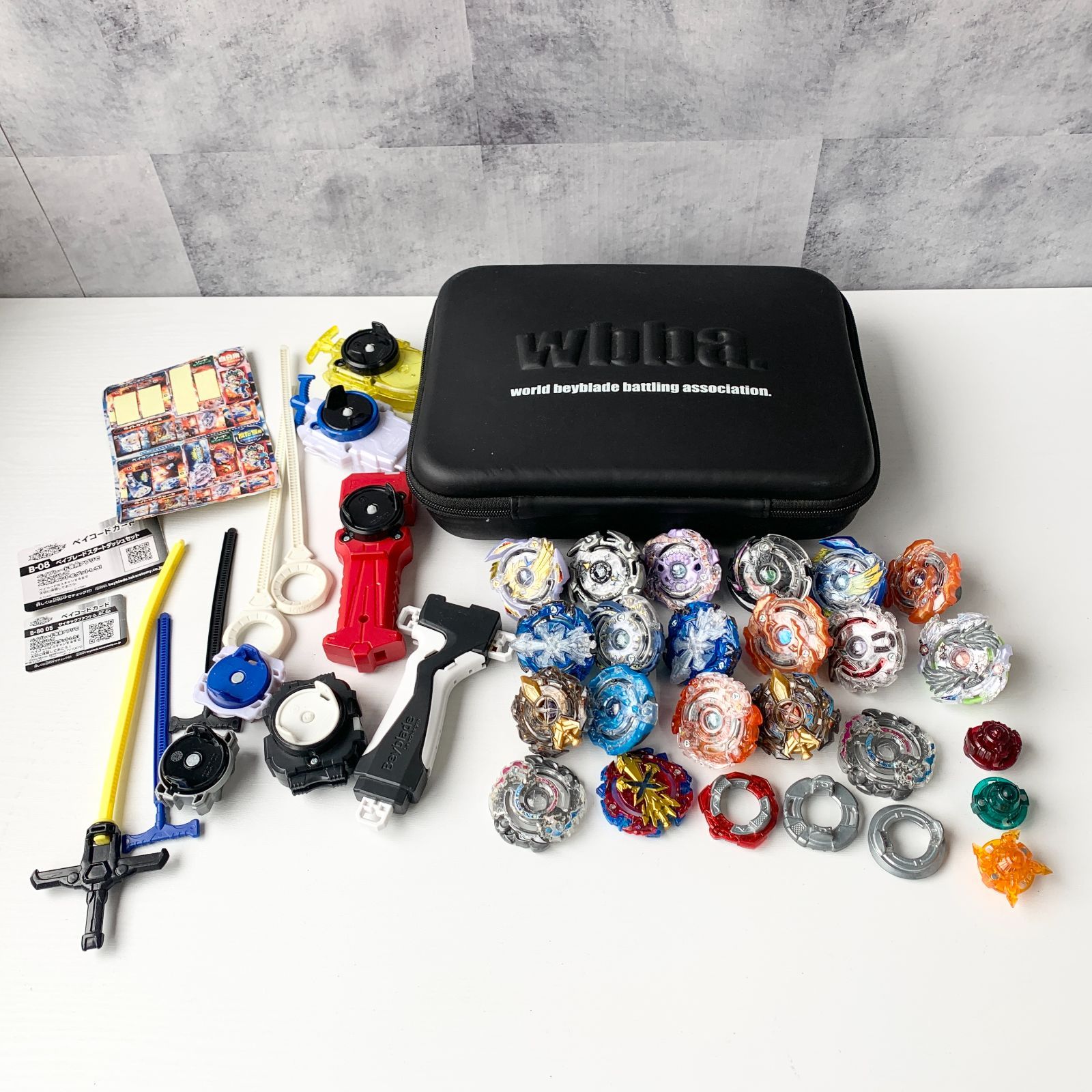 ベイブレード wbba. コマ ランチャー まとめ売り 収納ケース付き World